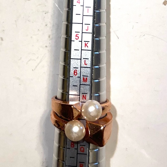 Elegant‎ Pearl and Rose Gold Ring Sz. 7 - Picture 5 of 6